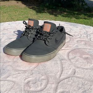 NIKE Stefan Janoski